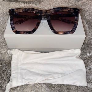Dezi Fall Back Sunglasses